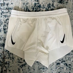 NWT Nike Women’s AeroSwift Running Shorts White - Size S